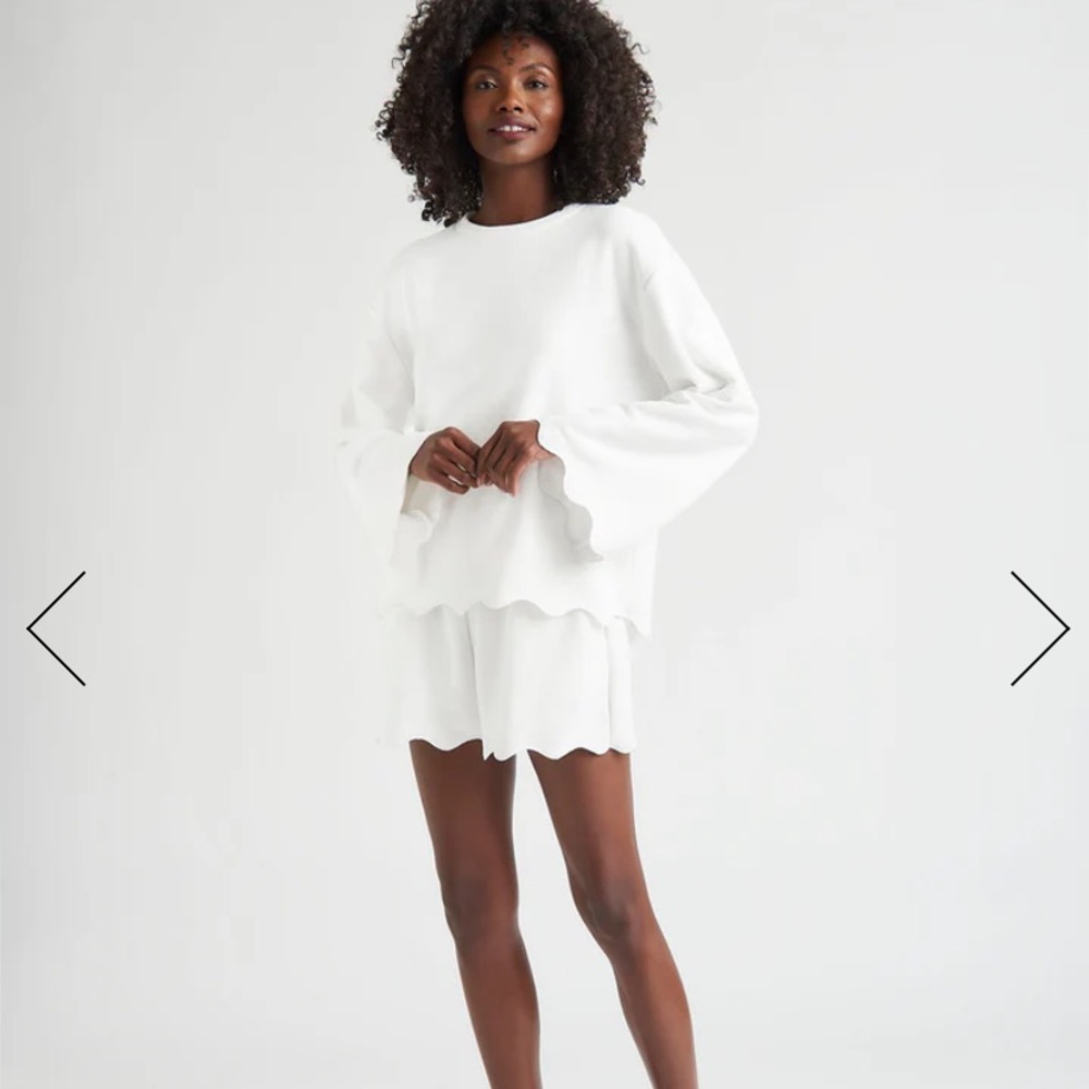 NWT White Splendid Nori Scalloped Short Set. Size XS.